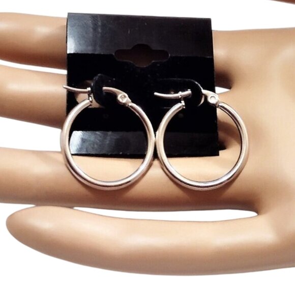 1 Inch 25mm Hoop Pierced Post Earrings 2mm Silver Tone - Picture 2 of 3